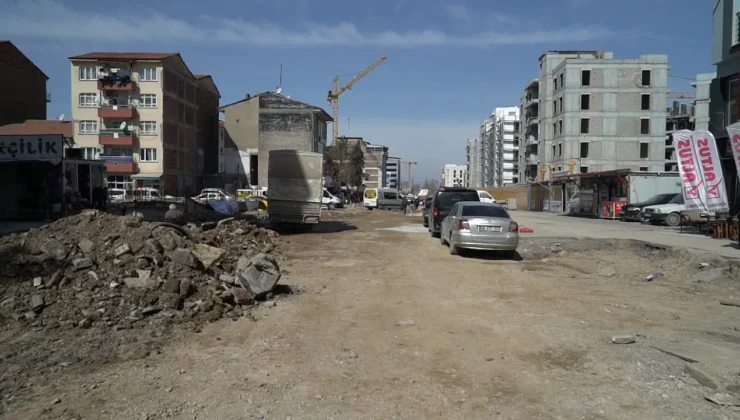 Fuzuli Caddesi’nde Süren Elektrik Kesintileri Esnafı Çaresiz Bıraktı