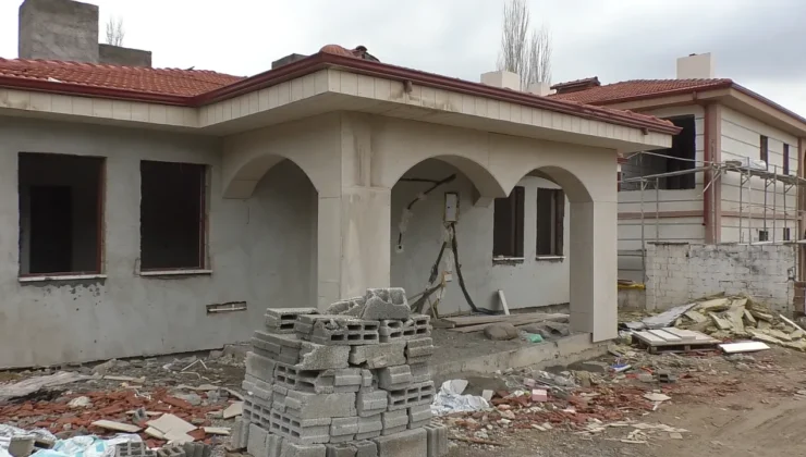 Gündüzbey Köy Evleri İnşaatı Sitenin Gölgesinde