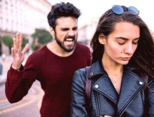 İlişkilerde Sessiz Çöküş: Bitmeden Önce Dikkat Edilmesi Gereken 4 Sinsi İşaret