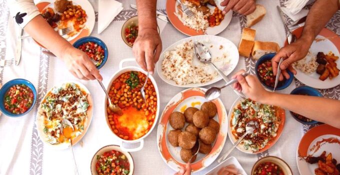 Ramazan Bayramı’nda Sindirim Sistemini Korumanın Altın Kuralları
