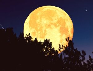 2026 Nisan Dolunayı Gökyüzünde Belirecek: Türkiye’den İzlenebilecek