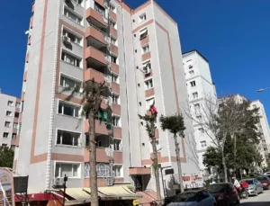 İzmir’de Komşu Terörü: Kapılara Dışkı, Asansöre Çöp Paniği
