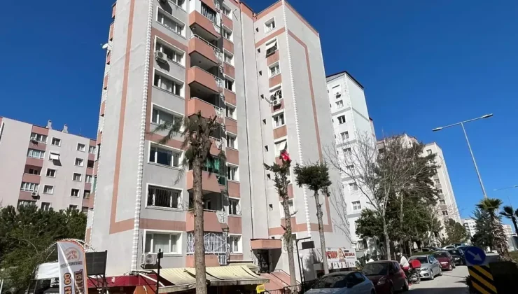 İzmir’de Komşu Terörü: Kapılara Dışkı, Asansöre Çöp Paniği