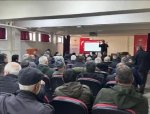 Malatya’da Kayısı Üreticilerine İlkbahar Bakımı Eğitimleri