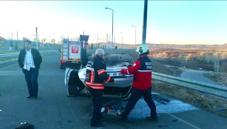 Malatya-Elazığ Karayolunda Zincirleme Kaza: Otomobil Takla Attı, 3 Yaralı