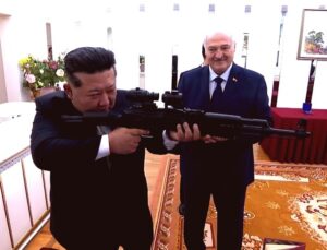 Lukaşenko’dan Kim Jong Un’a Tüfek Hediyesi: “Düşman Çıkarsa Diye”