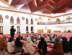 Minikler Somuncu Baba Külliyesi’nde Manevi Bir Yolculuğa Çıktı