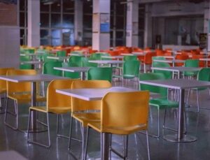 İstanbul’da Öğrencilere Aylık 2 Bin TL Kantin Kartı Desteği