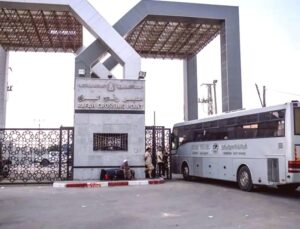İsrail, İran Saldırıları Sonrası Kapattığı Refah Sınır Kapısı’nı Sınırlı Geçiş İçin Yeniden Açıyor