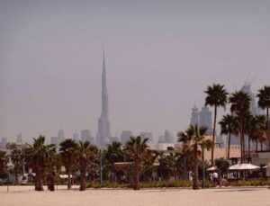 Dubai Limanı’nda Kuveyt Tankerine Saldırı: Petrol Fiyatları Yükselişte