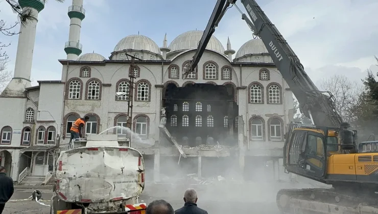 Sanayi Camii’nin Yıkımı Tamamlandı: 43 Yıllık Simgesel Yapı Tarihe Karıştı