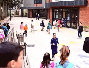 2025-2026 MEB Eğitim Takvimi Açıklandı: İkinci Ara Tatil ve Bayram Tarihleri Belli Oldu