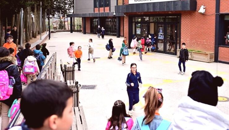 2025-2026 MEB Eğitim Takvimi Açıklandı: İkinci Ara Tatil ve Bayram Tarihleri Belli Oldu