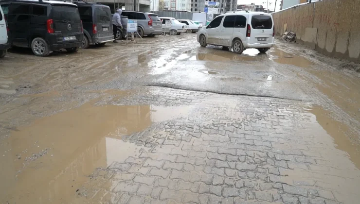 Üçbağlar’da Kanalizasyon Sorunu 8 Ayda Çözülemedi, Esnaf ve Halk Mağdur