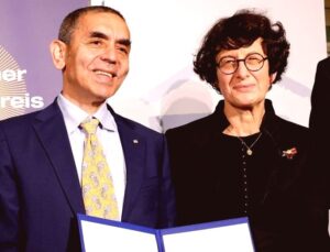 BioNTech Kurucuları Uğur Şahin ve Özlem Türeci Görevden Ayrılıyor, Yeni Bir Girişim Kuracaklar