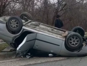 Yeşilyurt’ta Korkutan Kaza: Ters Dönen Otomobilden 3 Kişi Sağ Salim Çıktı