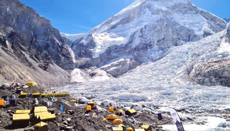 Everest Rehberlerinden Vahşi Dolandırıcılık: Dağcıları Zehirleyip Sahte Kurtarma Yaptılar