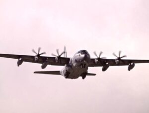 İran, Arama Ekibini Hedef Aldı: ABD Uçağı ve Helikopterleri Düşürüldü