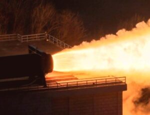 Kuzey Kore Savaş Provalarıyla Göz Dağı Veriyor: Küme Bombalı Füze ve Elektronik Silah Testleri