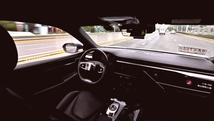 Wuhan’da Baidu Sürücüsüz Taksileri Arızalandı, Trafik Durdu
