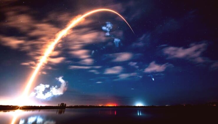 Starlink Uydusunda Gizemli Parçalanma: Yörüngede Tehlike Oluştu