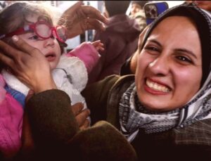 İki Yıl Sonra Ailelerine Kavuşan Gazzeli Bebekler