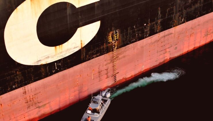 Hürmüz Boğazı’nda ABD Ablukası Sürüyor, 37 Geminin Rotası Değiştirildi