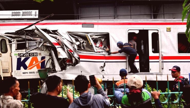 Jakarta Yakınlarında Tren Faciası: 14 Can Kaybı, 84 Yaralı