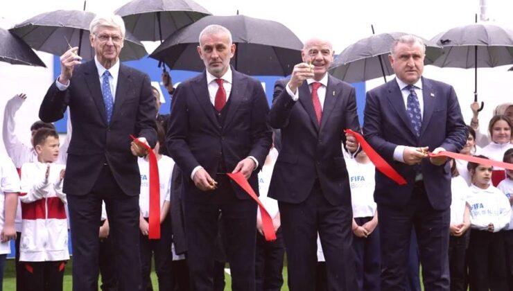 FIFA Arena Türkiye’de Açıldı: Arsene Wenger Sahada Futbol Rüzgarı Estirdi