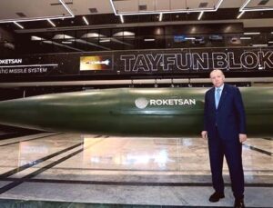 Erdoğan’dan Tayfun Blok-4 İmzası: Yunan Basınında ‘Türkiye’nin Güç Mesajı’ Yankılandı