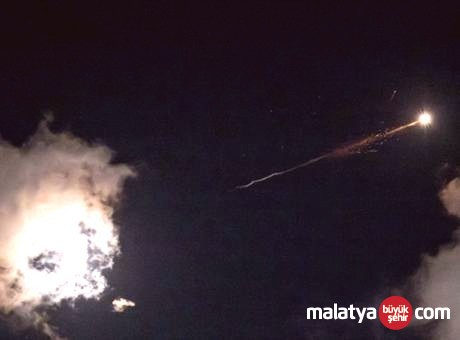 Umman Denizi’nde Konteyner Gemisine Ateş Açıldı