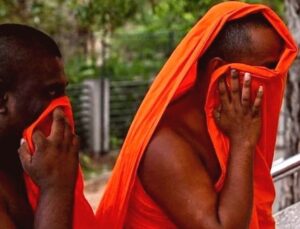 Budist rahiplerin valizlerinden 110 kilo esrar çıktı