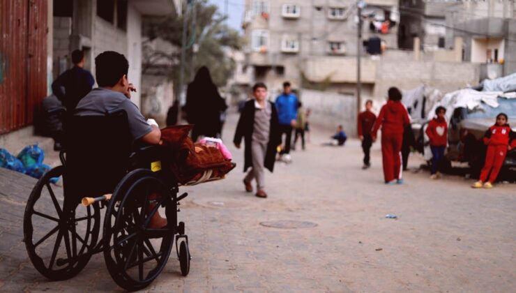 Savaşın Gölgesinde Kaybolan Çocukluk: Bir El ve Bir Diz Kapağının Bedeli