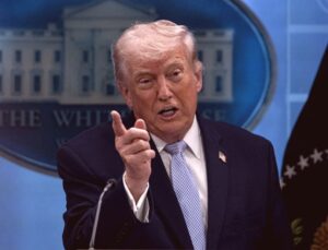 İngiliz Basını Trump’ın İran Politikasına Eleştirel Bakış: Anlaşılmayan Bir Düşmanla Savaş