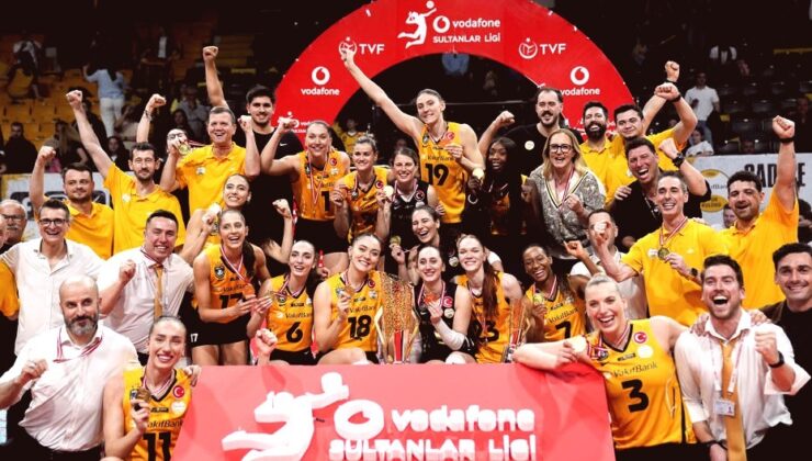 VakıfBank, Sultanlar Ligi’nde 15. Şampiyonluğunu Kutladı