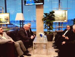 İran Dışişleri Bakanı Arakçi Moskova’da Putin ile Görüşecek