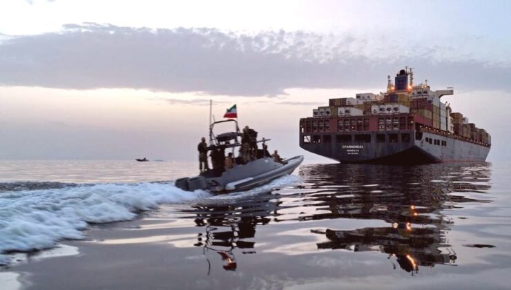 İran, ABD Ordusuyla Bağlantılı Olduğu Şüphesiyle Bir Gemiye El Koydu