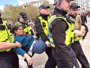 Londra’da Filistin’e Destek Gösterisi: 212 Gözaltı