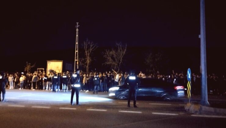 Fenerbahçe Taraftarlarından Takım Otobüsüne Tepki