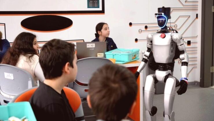 Türkiye’nin İlk Nüfus Kayıtlı Robotu CANİKMAN Göreve Başladı
