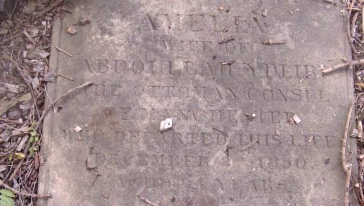 Osmanlı’nın Manchester Başkonsolosu Abdullah İdlibi’nin Mezarı Kilise Bahçesinde Bulundu