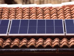 İran Çatışması Avrupa’da Güneş Enerjisine Yönelimi Tetikledi