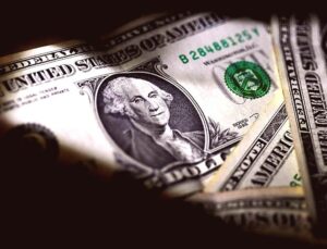 Dolar Rekor Tazeledi, Gözler Diplomaside