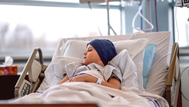 Sahte Kanser Yalanıyla Bağış Toplayan Anneye Hapis Cezası