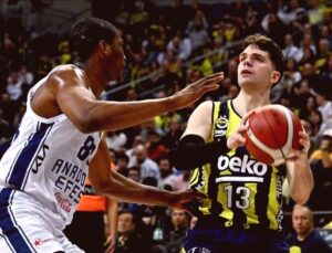 Anadolu Efes ve Fenerbahçe Beko Nefesleri Kesecek Derbiye Hazırlanıyor: Maç Saati ve Kanalı Belli Oldu