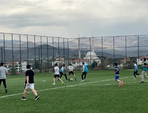 Ortaokullar Arası Futbol Turnuvası Kale’de Başladı