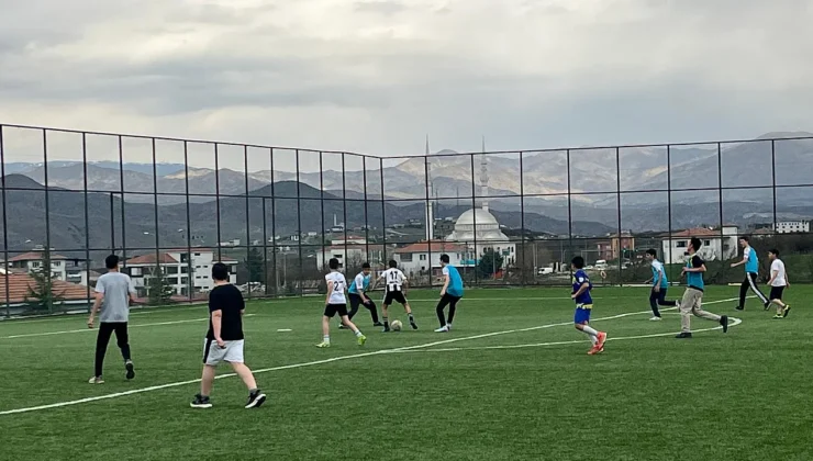Ortaokullar Arası Futbol Turnuvası Kale’de Başladı