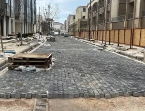 Malatya Çarşısı Granit Küp Taşlarla Yeniden Hayat Buluyor