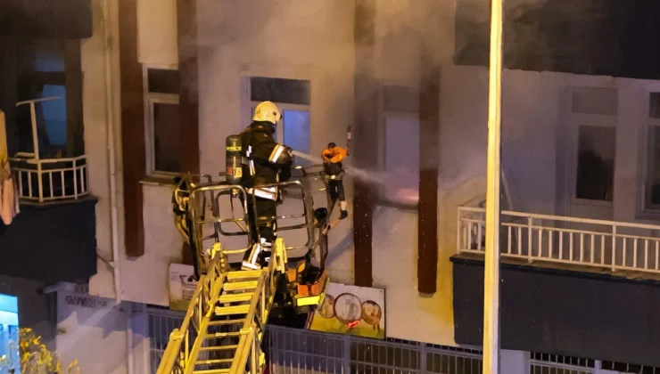 Malatya’da Çocukların Çakmak Oyunu Apartmanda Yangın Çıkardı, Sakinler Dakikalar İçinde Tahliye Edildi