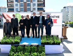 Yeşilyurt’ta Üreticilere 300 Bin Sebze Fidesi Desteği